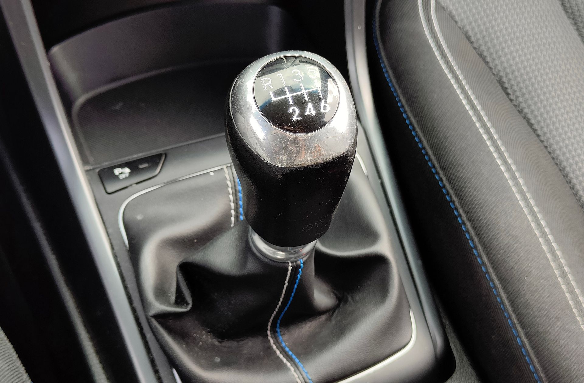 Hyundai i30 1.4 MPI BlueDrive Go! - foto 5