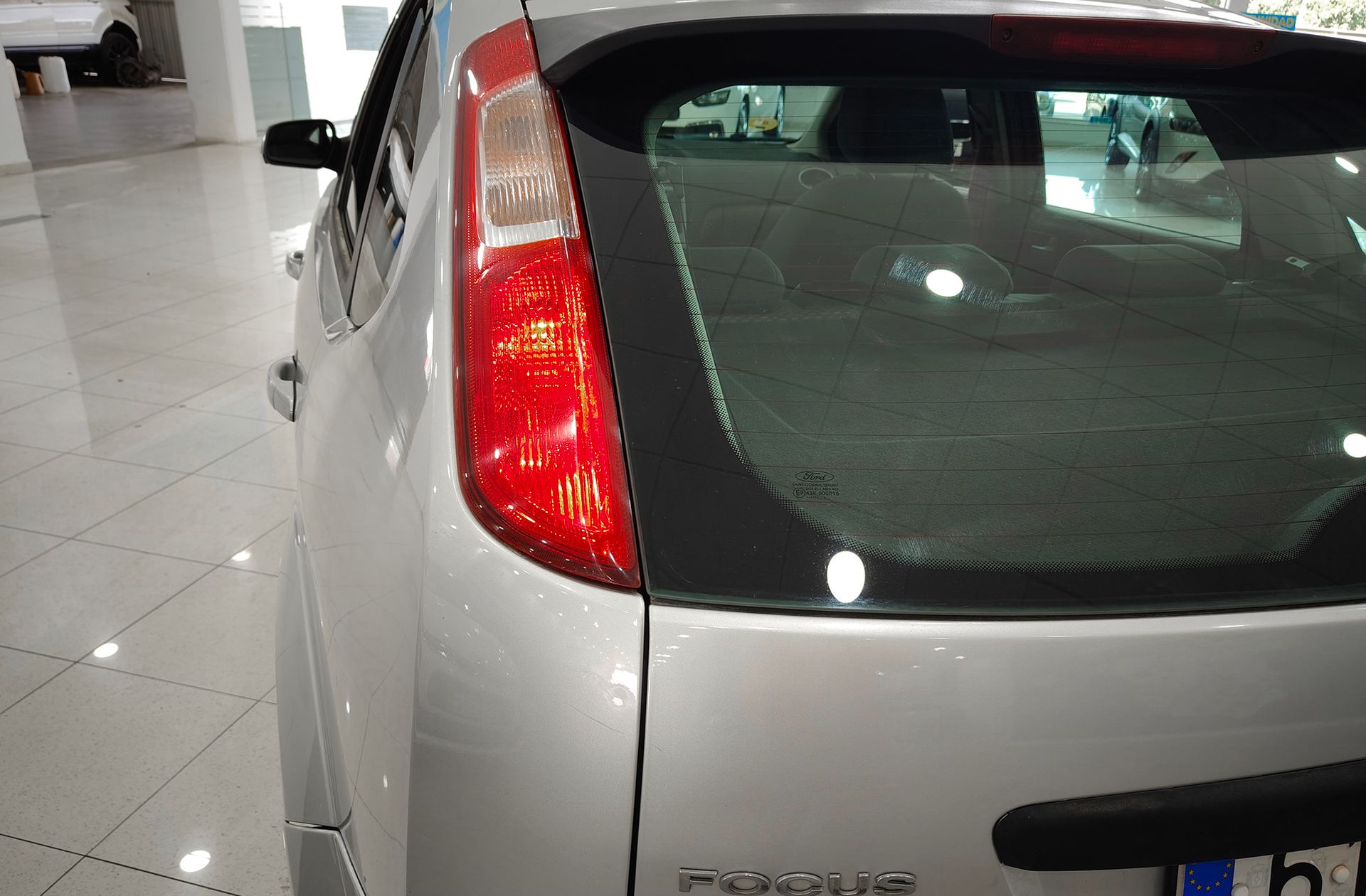 Ford Focus 1.6 Trend - foto 14