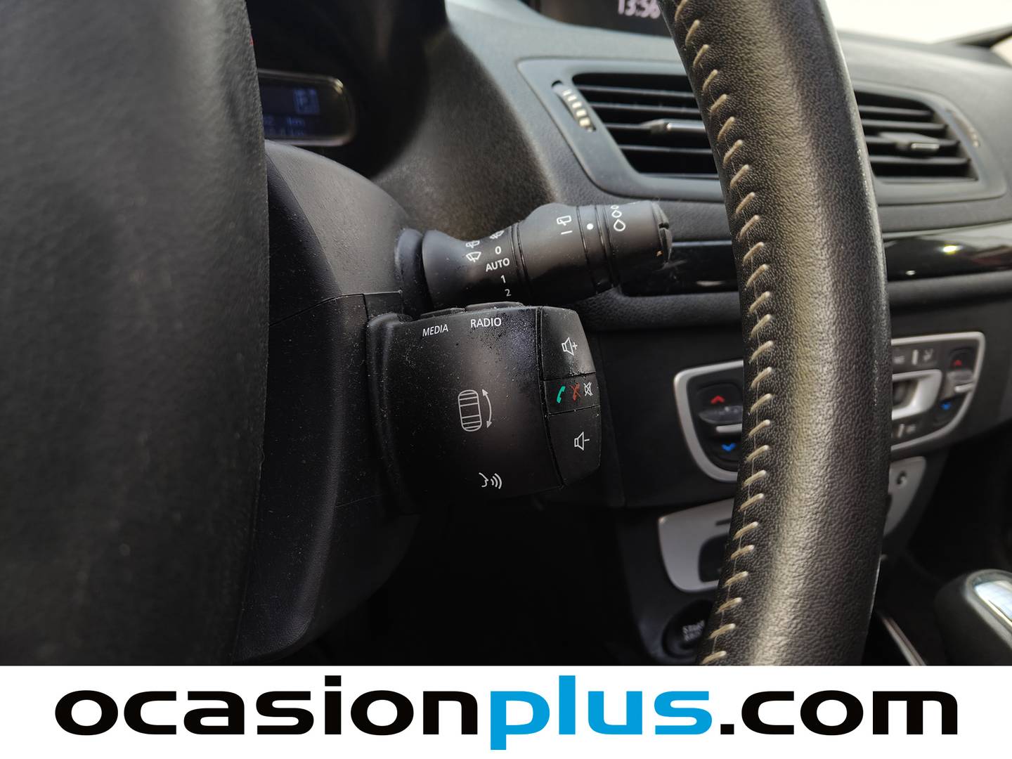 Foto Renault Mégane Renault Megane Sport Tourer Bose TCe (130 CV) EDC