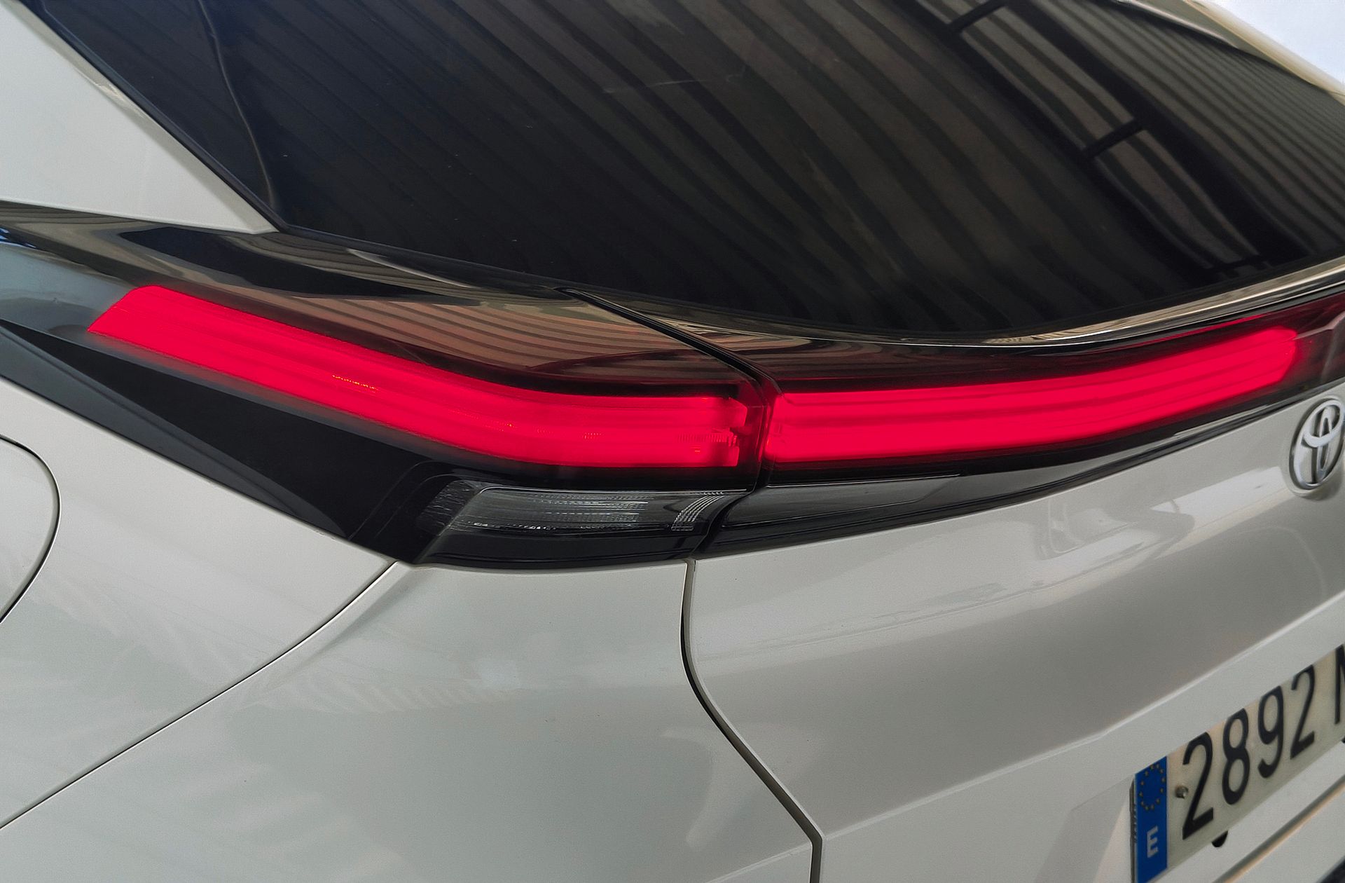 Toyota C-HR 1.8 125H Advance - foto 15