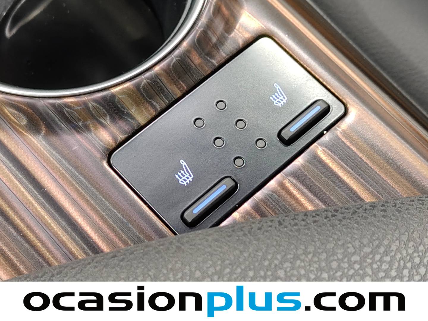 Extras y acabados del Toyota Camry Toyota Camry 2.5 220H Luxury (218 CV)