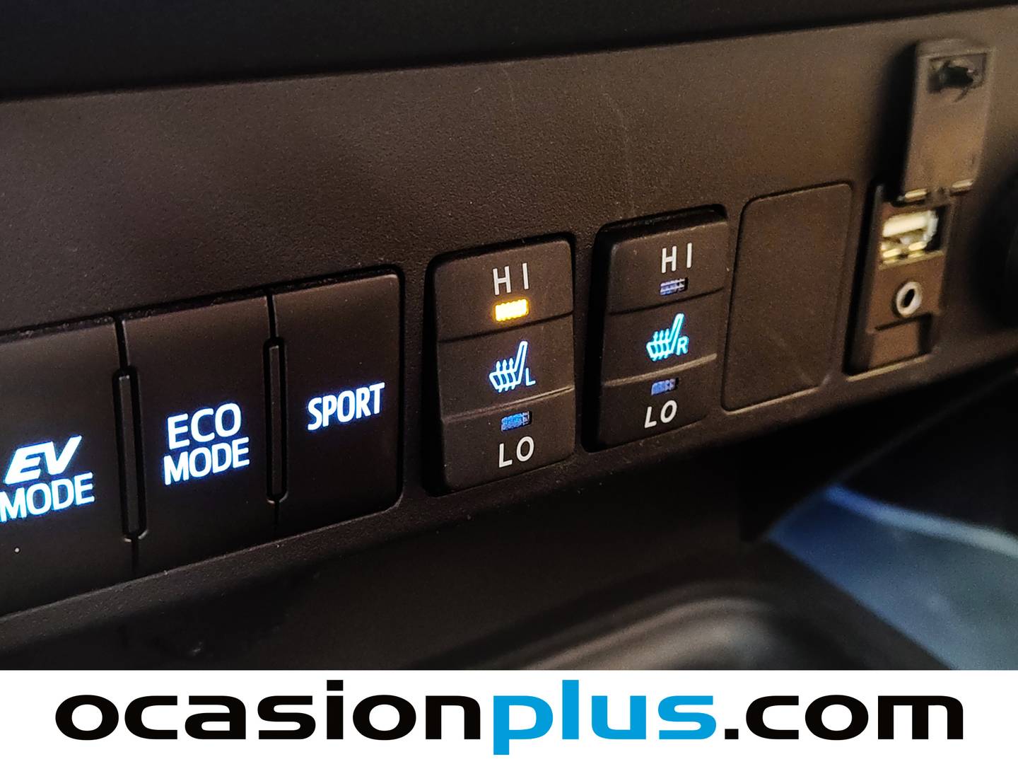 Equipamiento del Toyota Rav4 Toyota Rav4 2.5l hybrid Executive 4WD (197 CV)