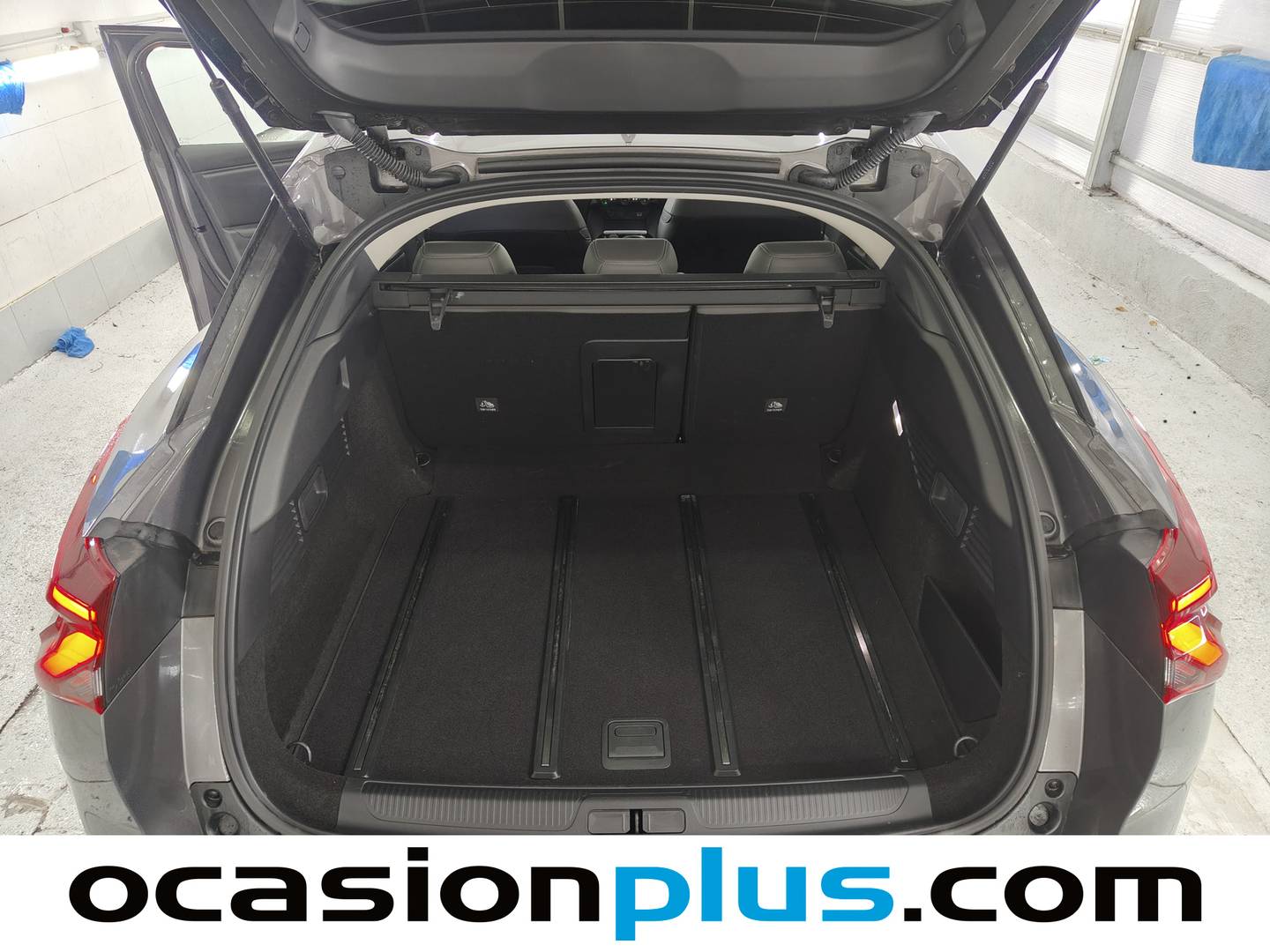 Foto Citroën C5 X Citroen C5 X PureTech 130 S&S Plus EAT8 (130 CV)