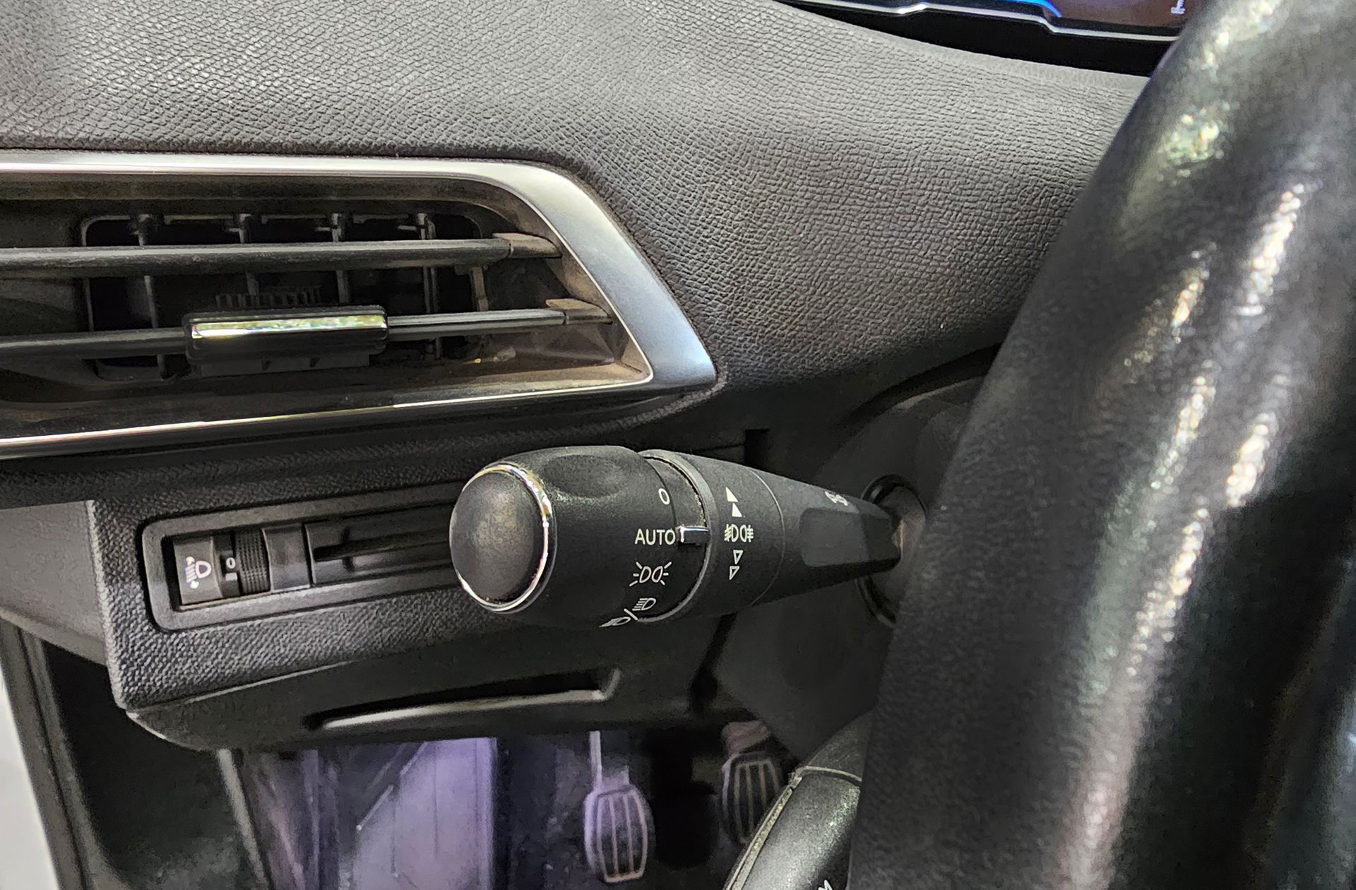 Peugeot 5008 PureTech 130 Allure 7 plazas - foto 31