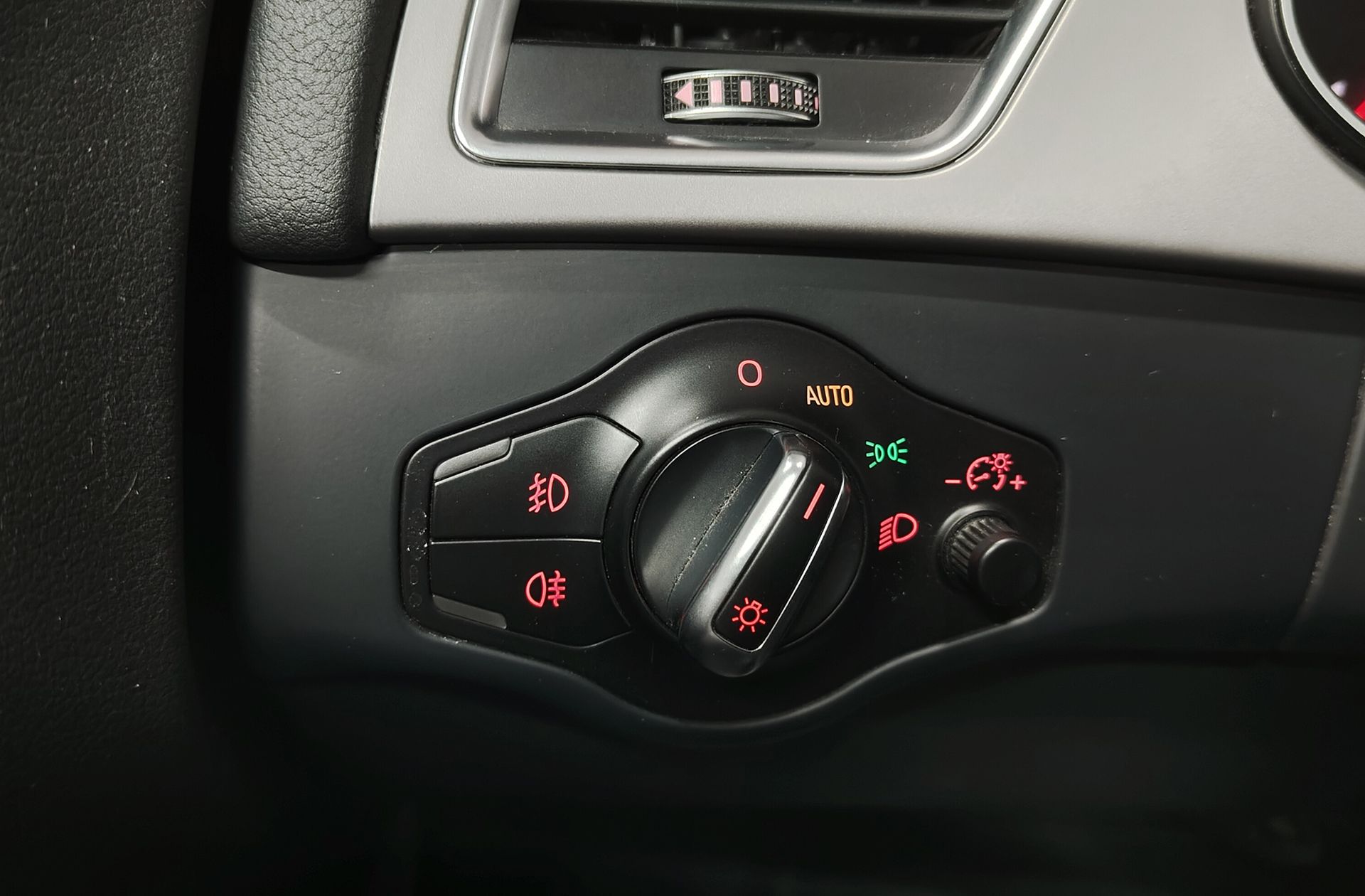 Audi A4 Avant Advanced edition 2.0 TDI - foto 8