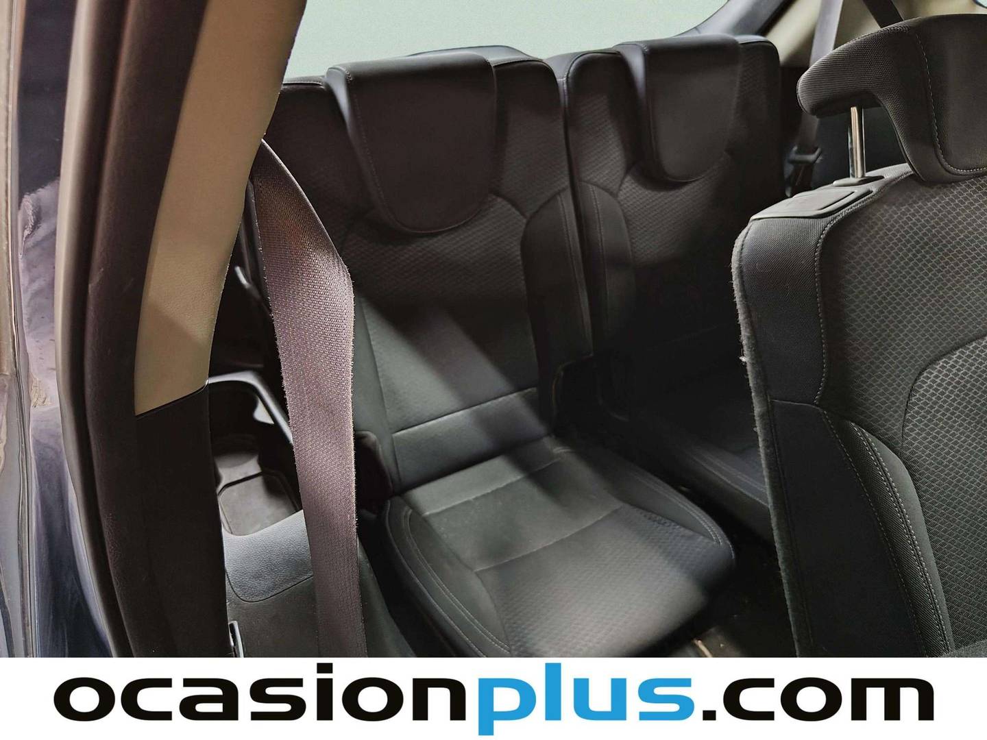 Foto asientos delanteros KIA Carens KIA Carens 1.7 CRDi VGT Concept Eco-Dynam (115 CV) 7 Plazas