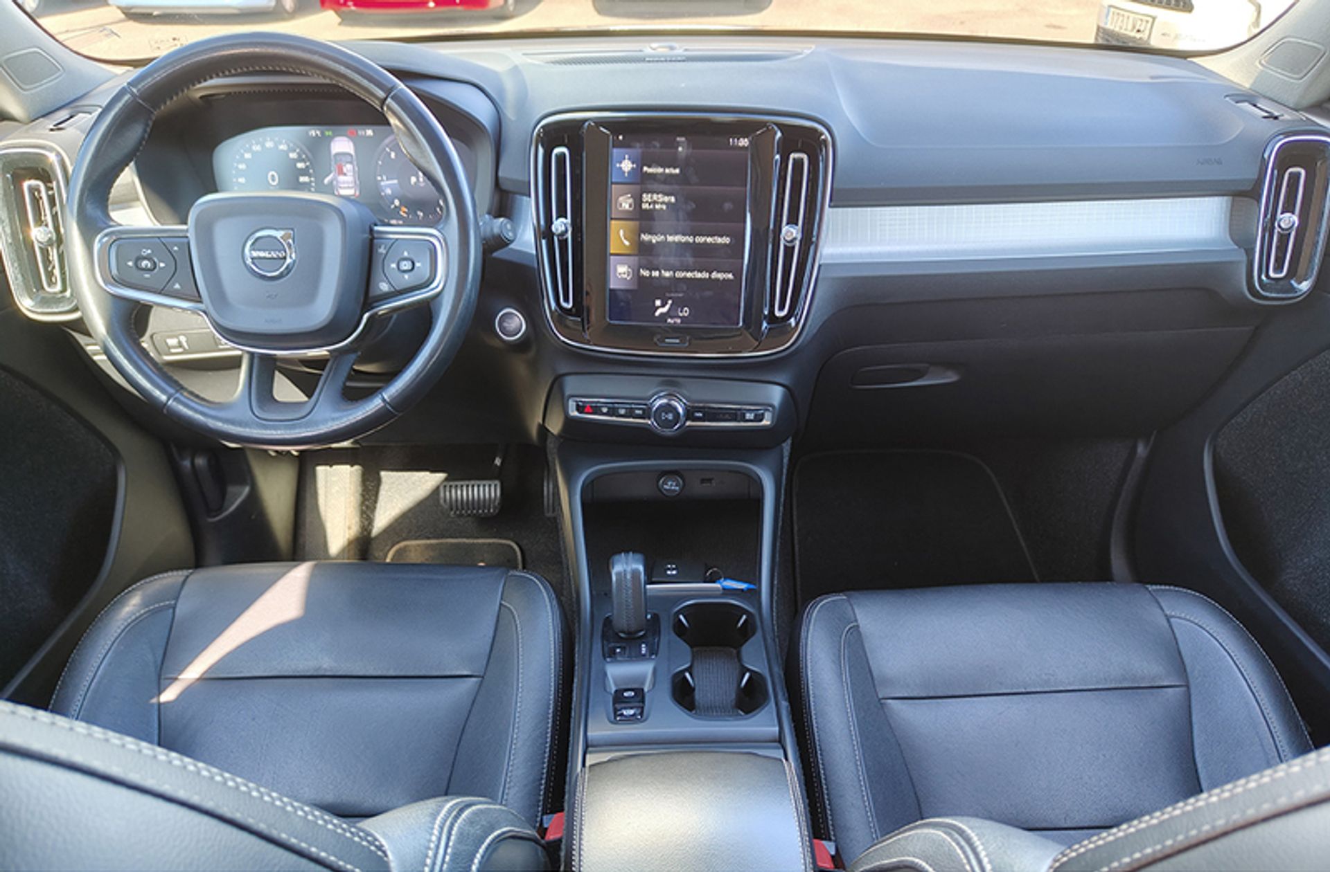 Volvo XC40 D4 Momentum AWD - foto 6