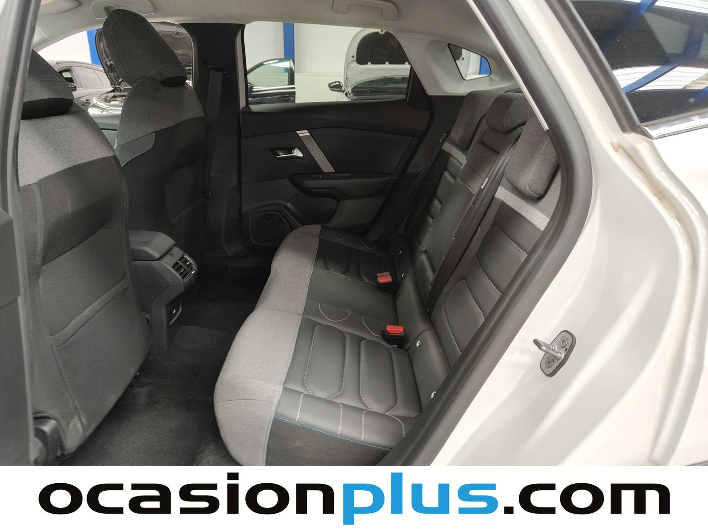 Foto Citroën C4 X Citroen C4 X 1.2 PureTech 130 S&S Shine EAT8 (131 CV)