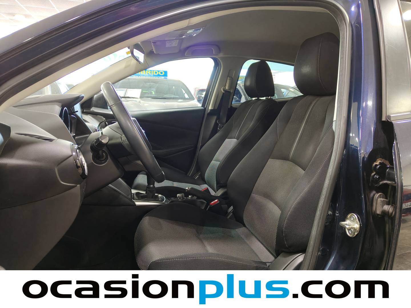 Foto asientos delanteros Mazda Mazda2 Mazda Mazda 2 1.5 GE Luxury+Nav (90 CV)