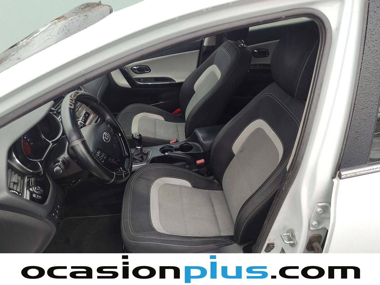 Foto asientos delanteros KIA Ceed KIA Ceed 1.6 CRDi VGT x-Tech16 Eco-Dynamics (136 CV)