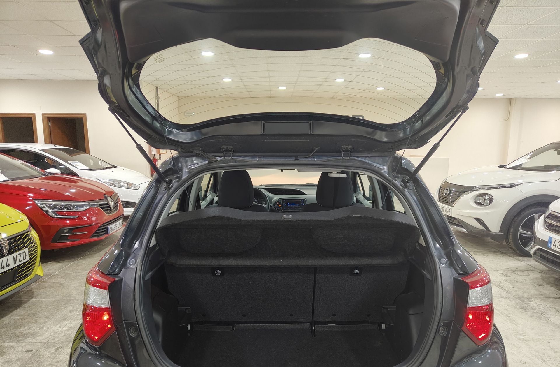 Toyota Yaris 1.0 Active - foto 12