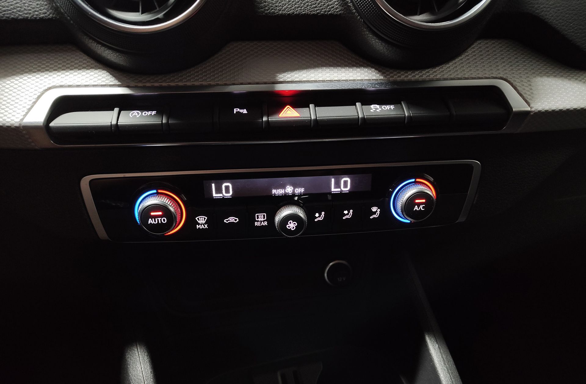 Audi Q2 Advanced 30 TFSI - foto 32