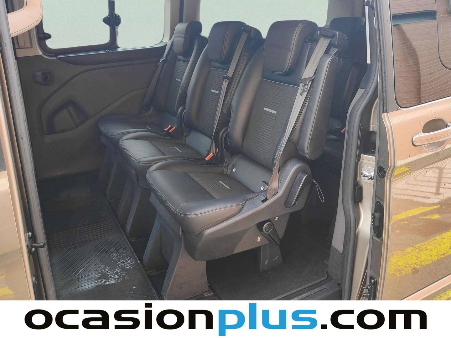 Foto Ford Tourneo Custom FORD Tourneo Custom 2.0 EcoBlue L2 Active Auto (170 CV) 8 Plazas