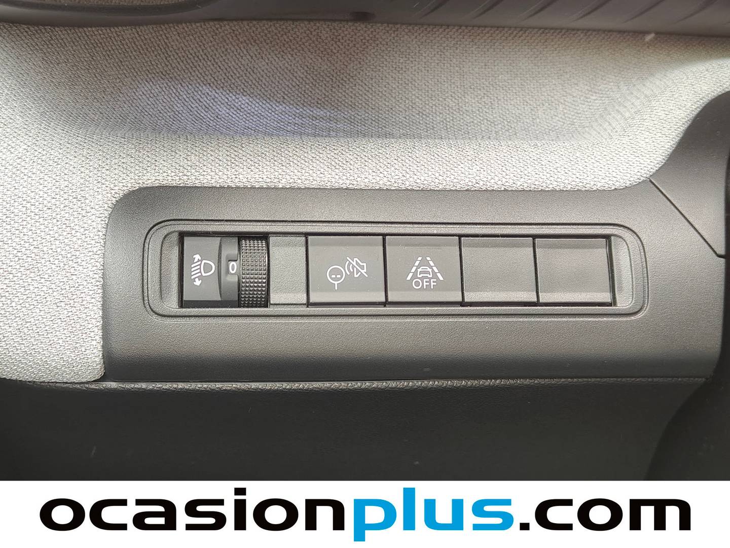 Extras del Citroën C3 Aircross Citroën C3 Aircross Hybrid 145 Plus e-DCS6 (145 CV)