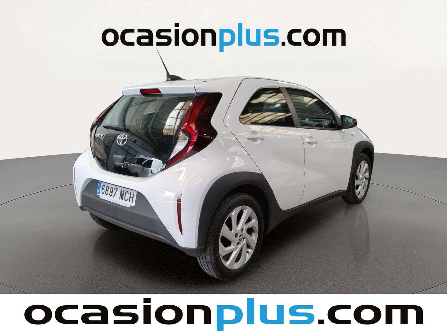 Foto trasera Toyota Aygo Toyota Aygo 1.0 70 x-play  (72 CV) derecha