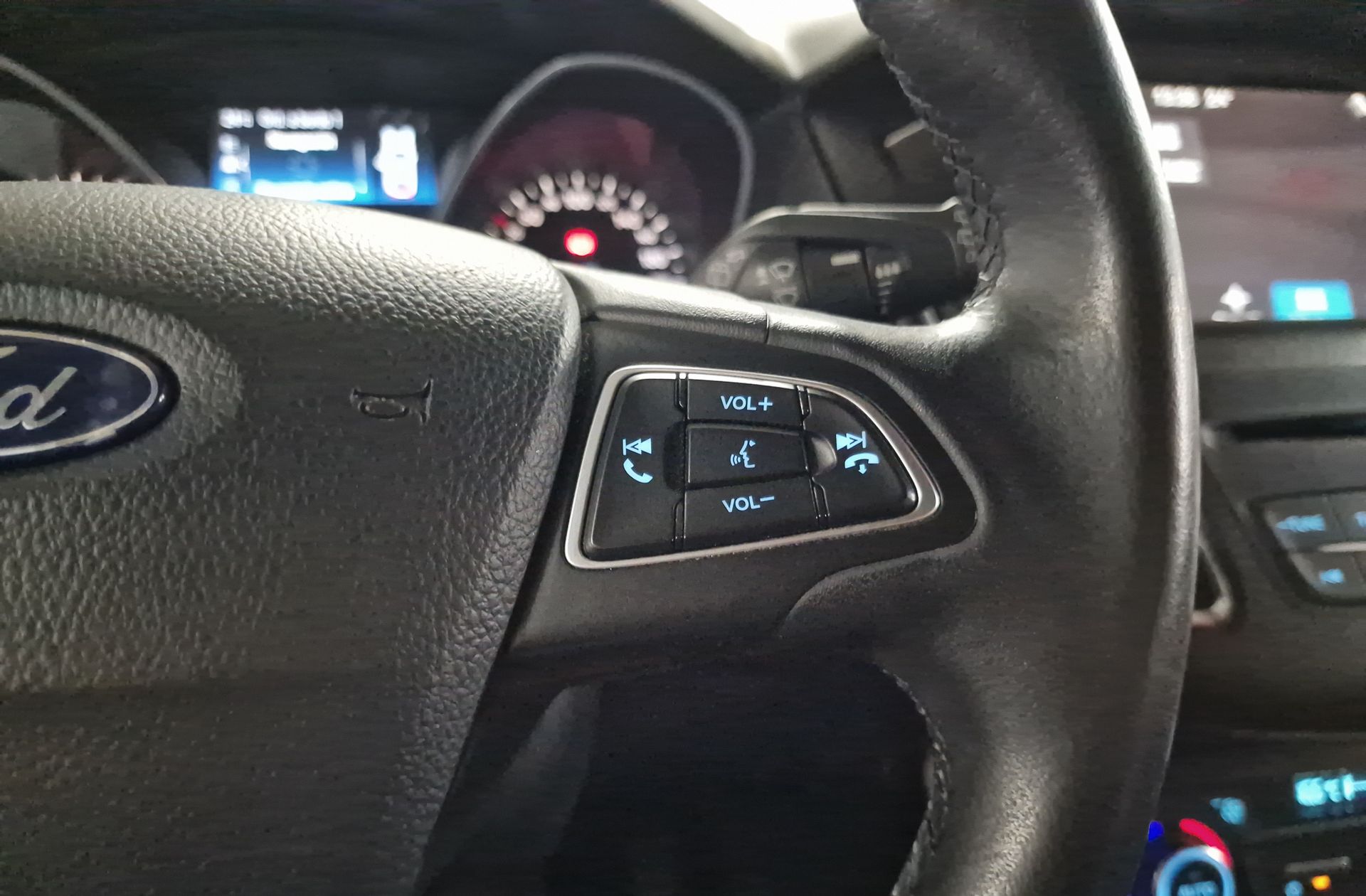 Ford Focus 1.5 TDCi Titanium - foto 30