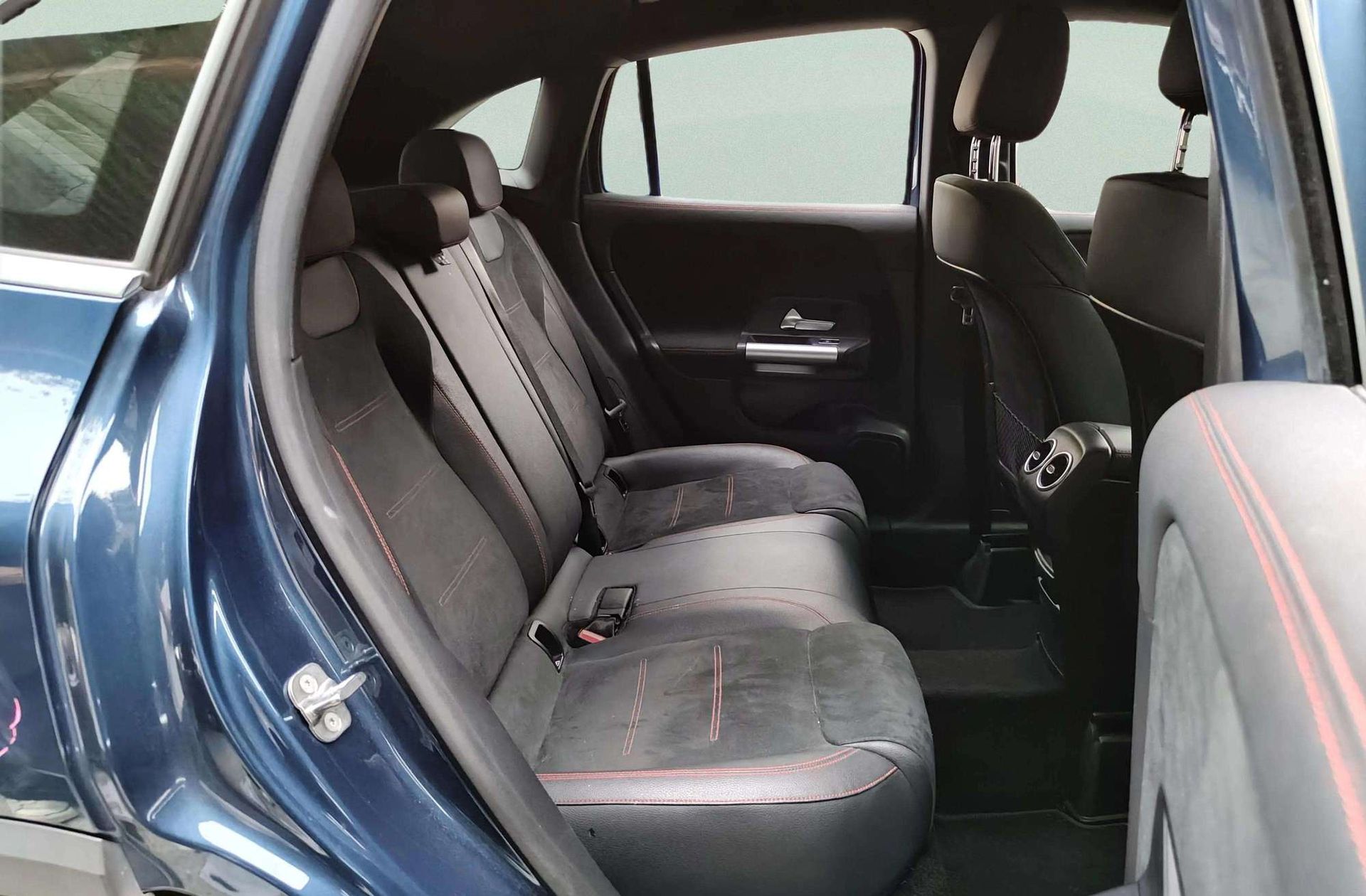 Mercedes-Benz GLA 250 e Pack AMG - foto 18