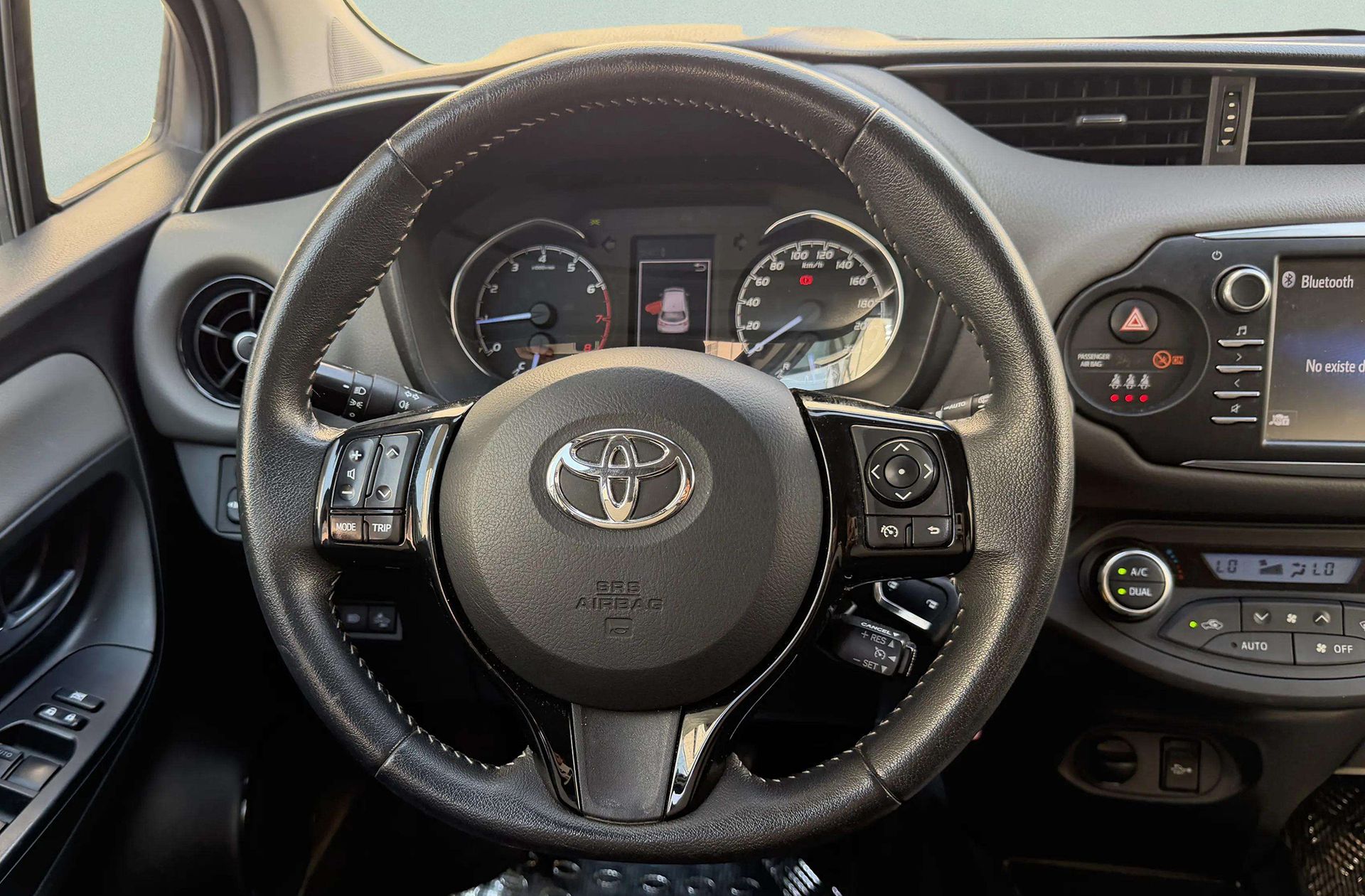 Toyota Yaris 1.5 Active - foto 16