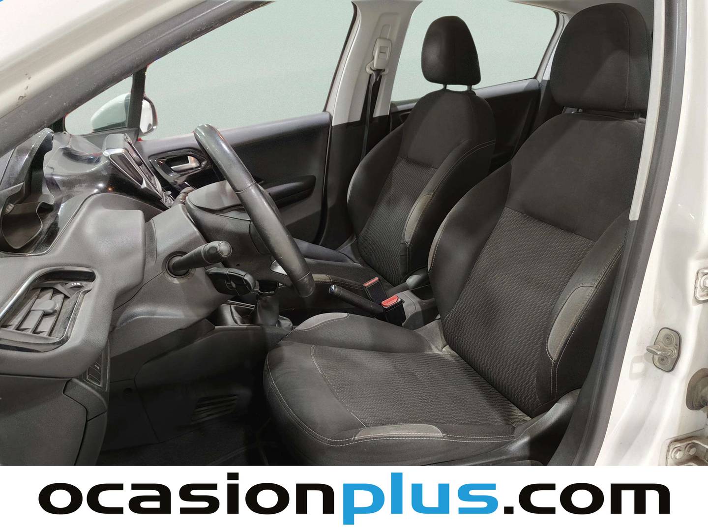 Foto asientos delanteros Peugeot 208 Peugeot 208 1.2 PureTech Active (82 CV)
