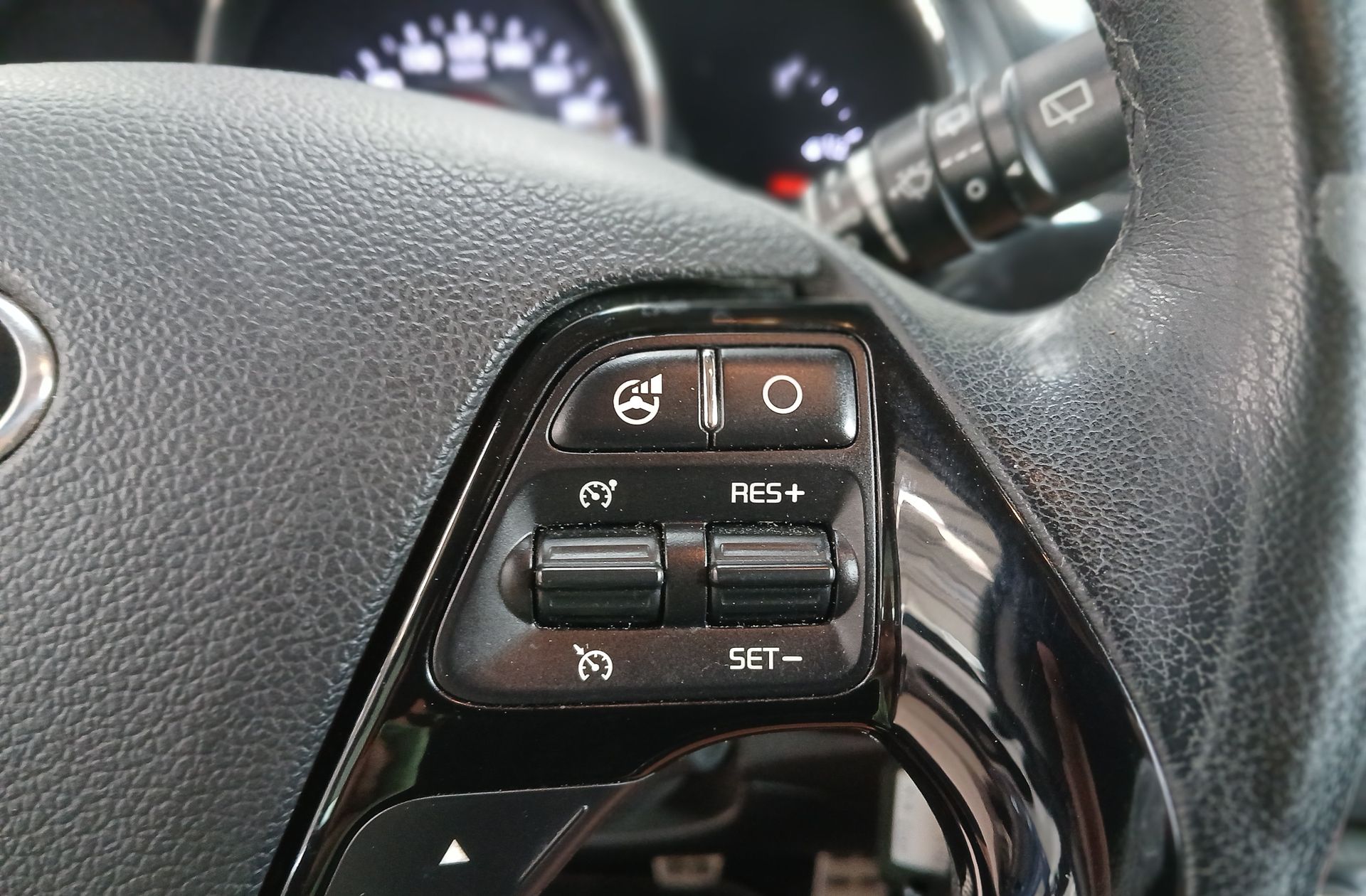 Kia Ceed 1.0 T-GDi Eco-Dynamics x-Tech17 - foto 32