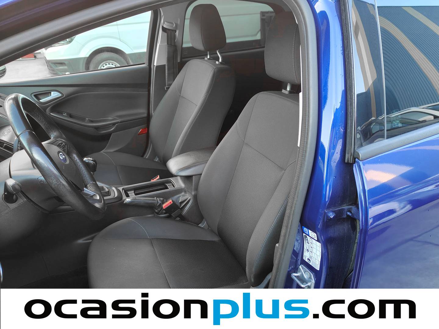 Foto asientos delanteros Ford Focus Ford Focus 1.6 TI-VCT Business (125 CV)
