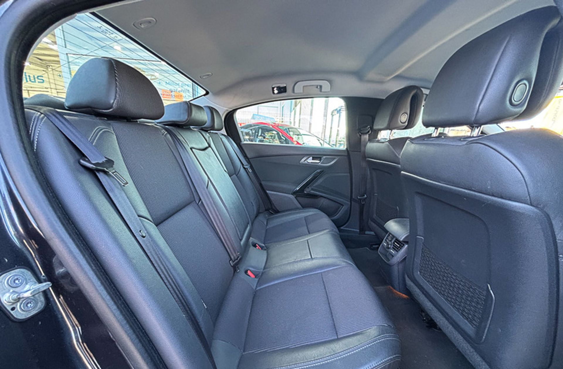 Peugeot 508 1.6 THP Allure EAT6 - foto 17