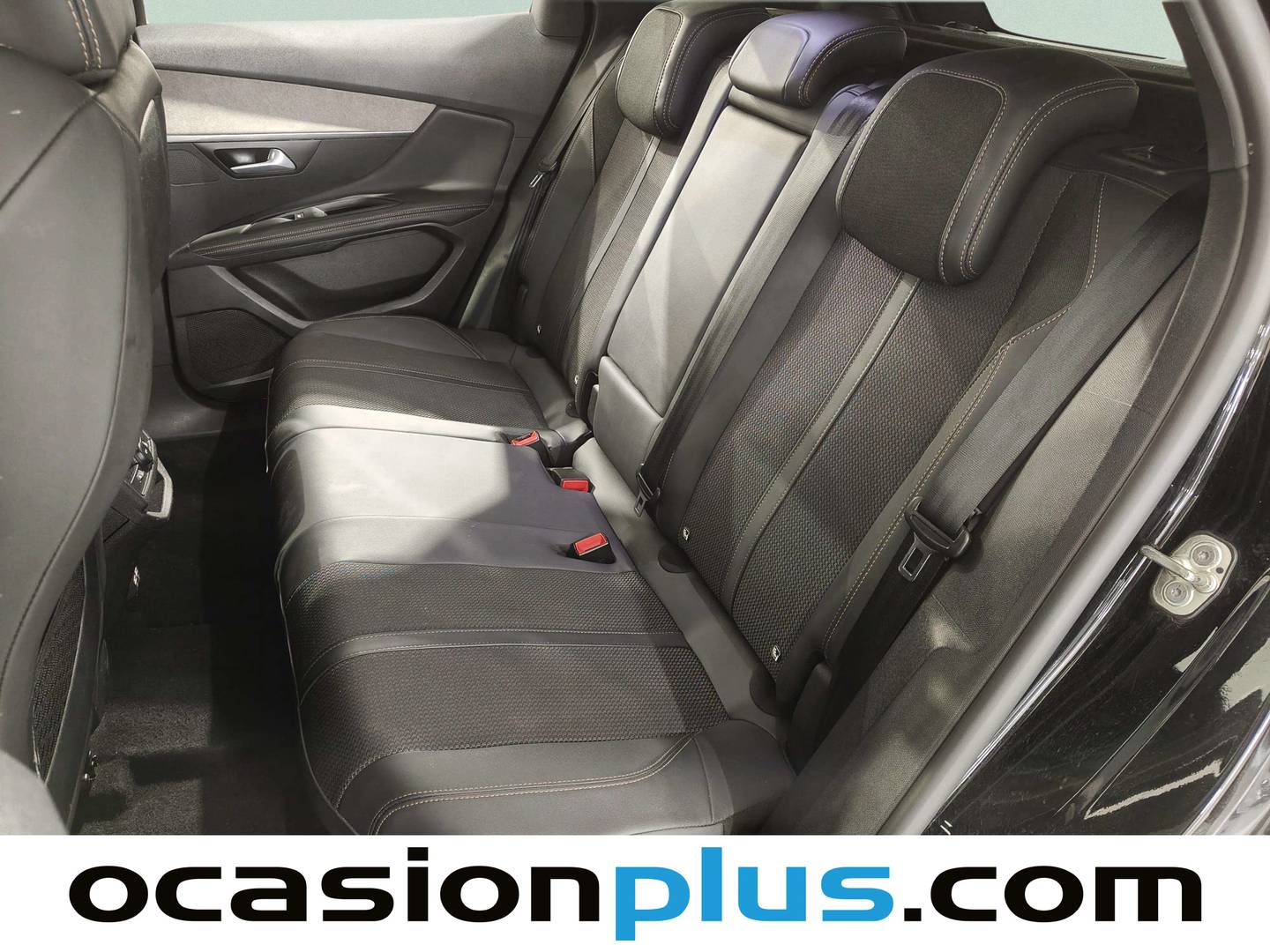 Foto Peugeot 3008 Peugeot 3008 PureTech 130 S&S GT EAT8 (130 CV)