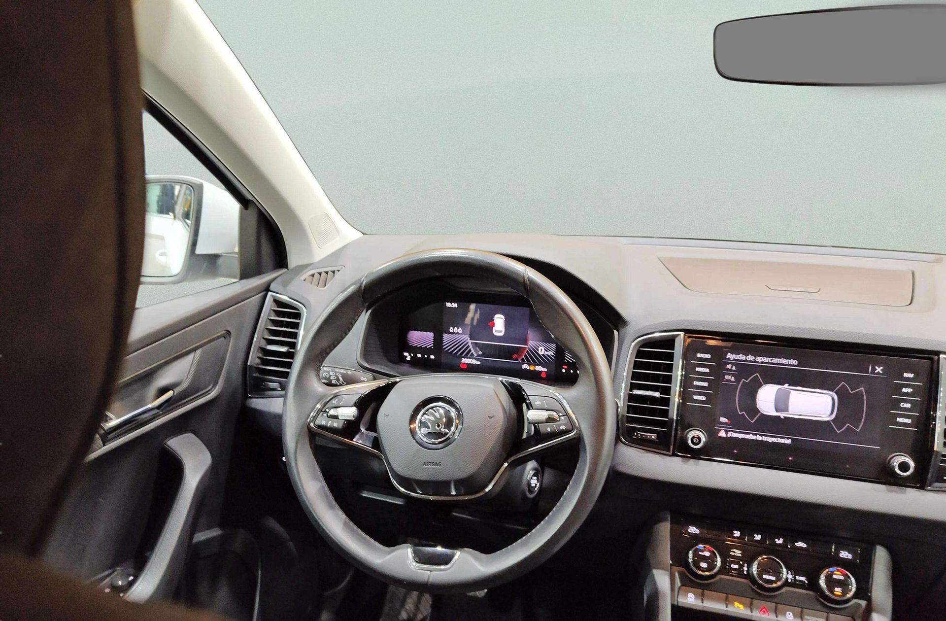 Škoda Karoq 2.0 TDI Selection - foto 23
