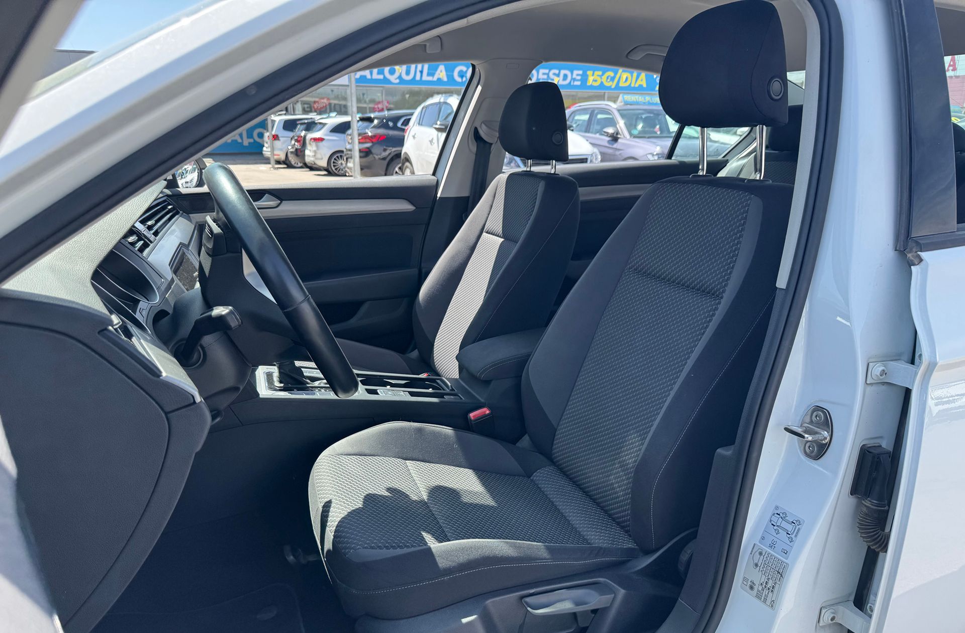 Volkswagen Passat Business 2.0 TDI DSG - foto 10