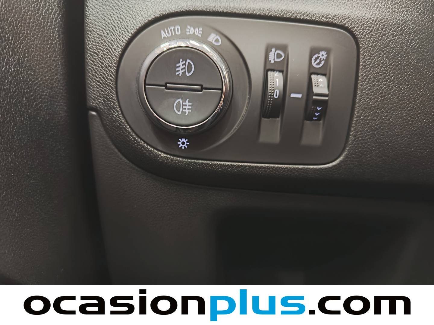 Extras y acabados del Opel Crossland X Opel Crossland X 1.2 S&S Design Line 120 Aniversario (110 CV)