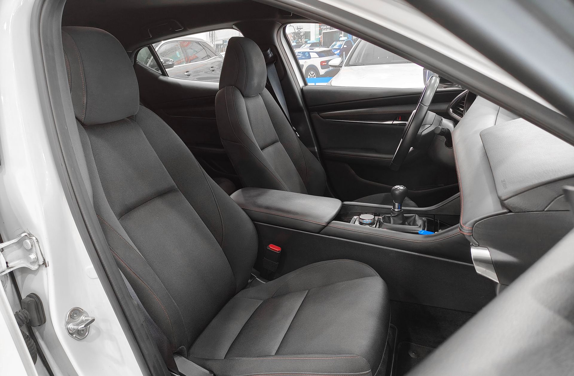 Mazda Mazda3 2.0 e-SKYACTIV-G Homura - foto 21