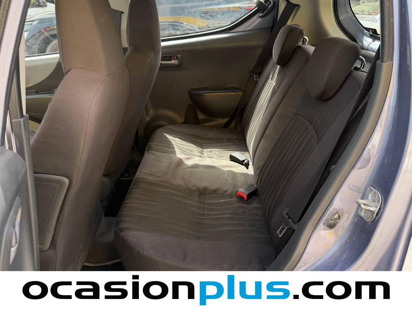 Foto asientos traseros Nissan Pixo Nissan Pixo 1.0G VISIA (68 CV)