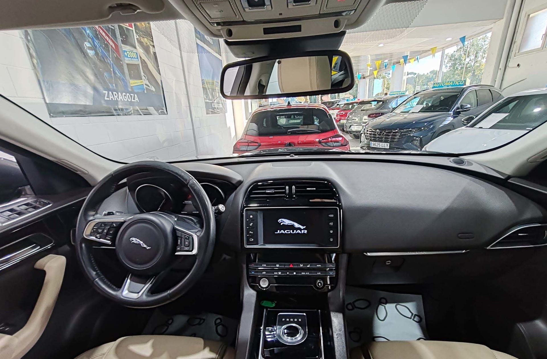 Jaguar F-Pace 2.0T i4 Prestige AWD - foto 7