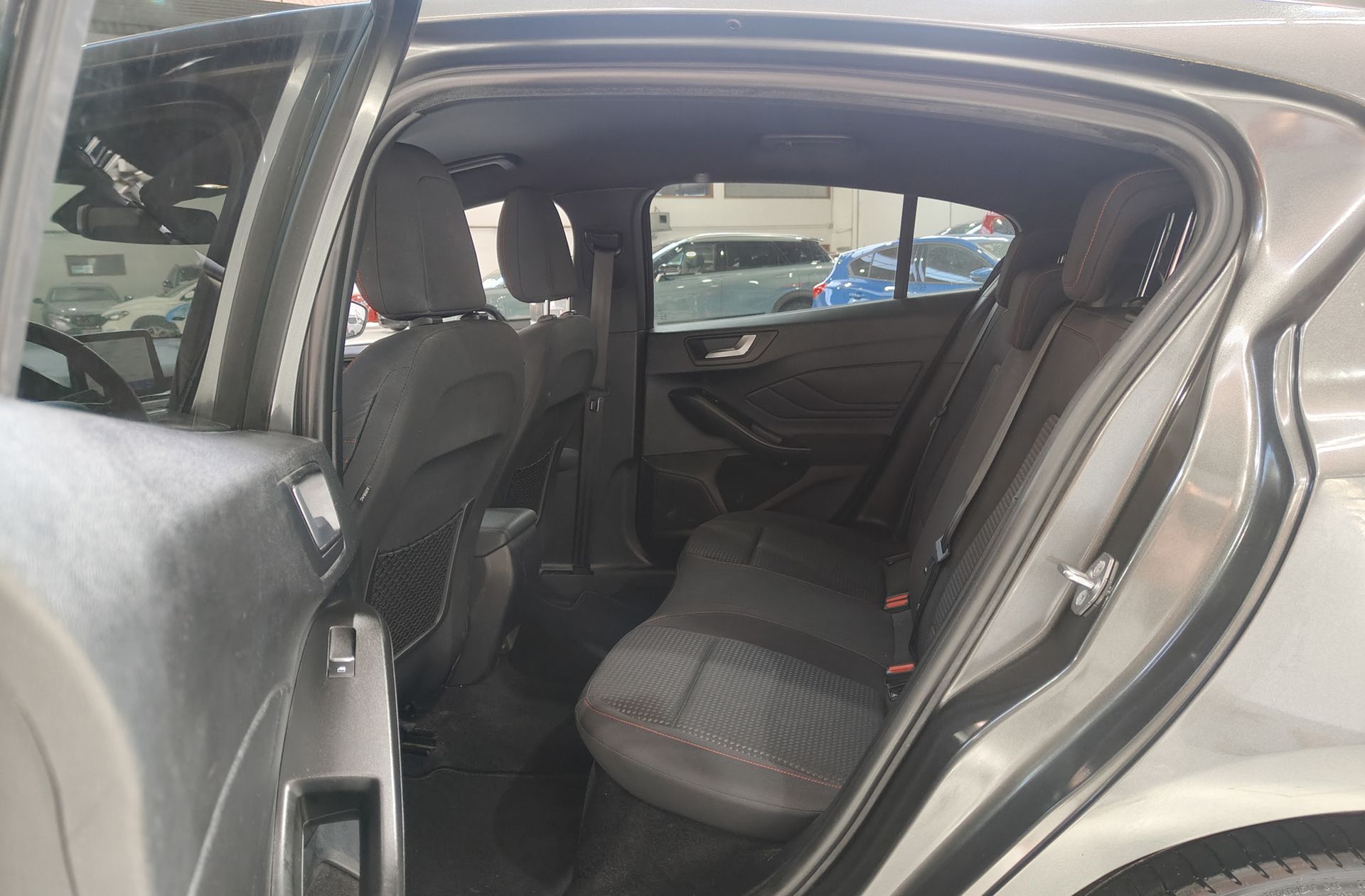Ford Focus 1.0 EcoBoost MHEV ST-Line - foto 12