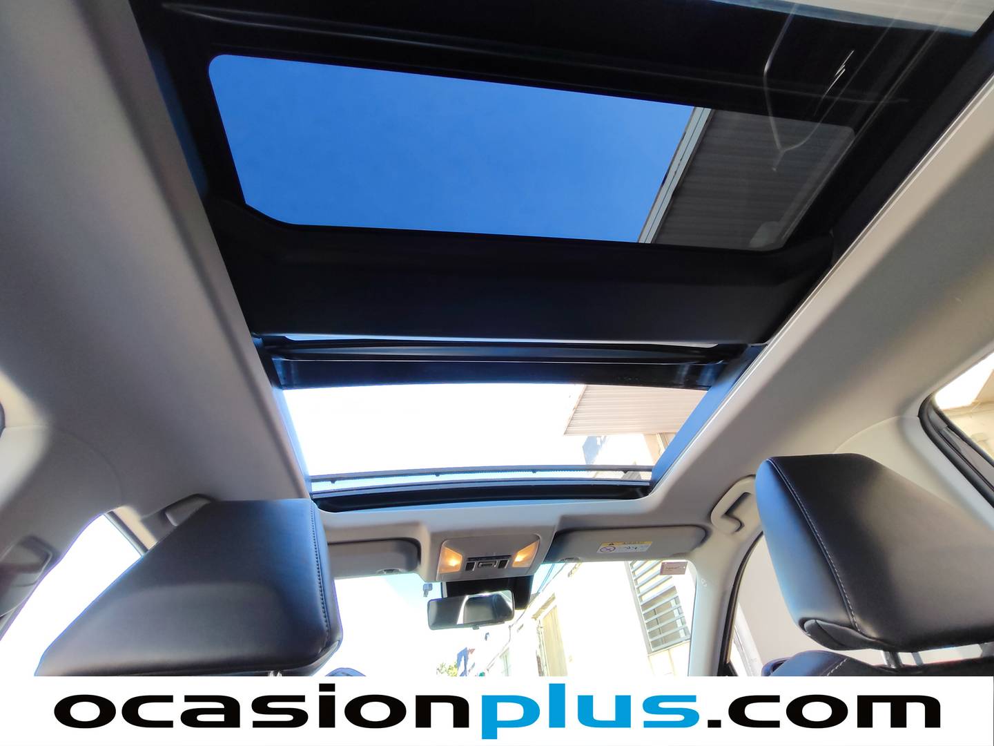 Equipamiento del Toyota Rav4 Toyota Rav4 2.5l hybrid Luxury  (218 CV)