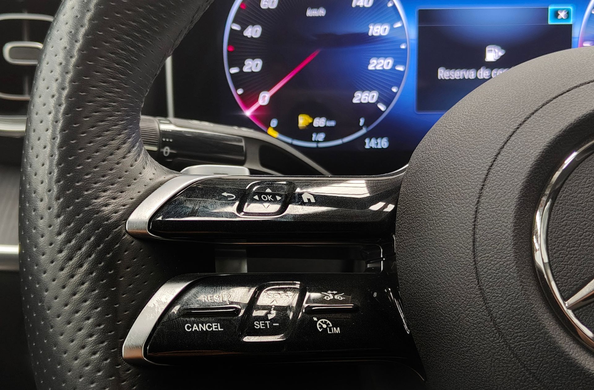 Mercedes-Benz Clase C 200 d Pack AMG - foto 32