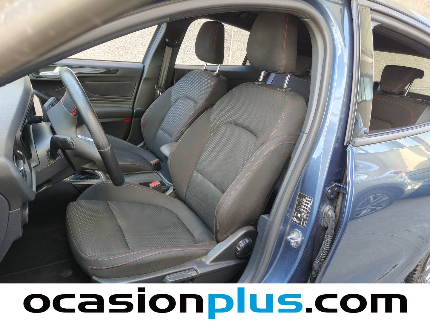 Foto asientos delanteros Ford Focus Ford Focus 1.0 Ecoboost MHEV ST-Line Auto (155 CV)