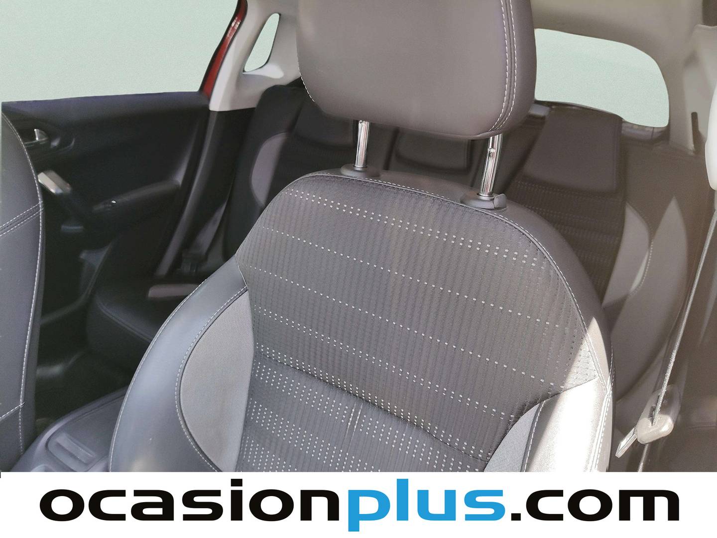 Extras y acabados del Peugeot 2008 Peugeot 2008 BlueHDi 120 S&S Allure (120 CV)