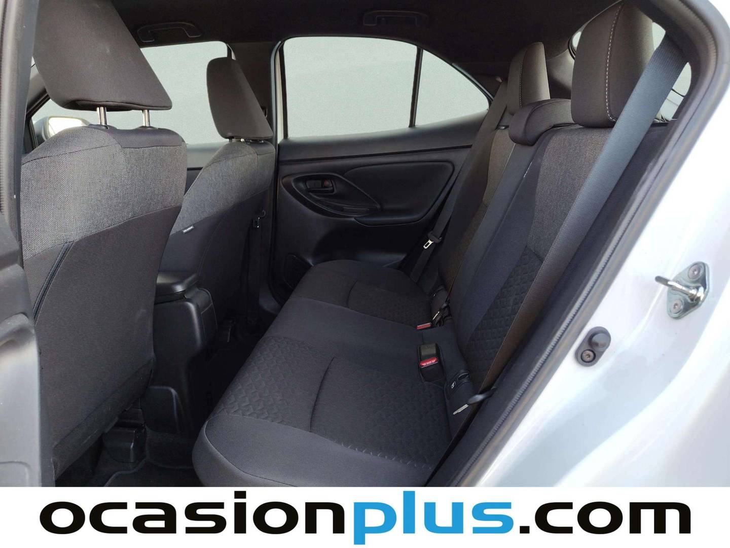 Foto asientos traseros Toyota Yaris Cross Toyota Yaris Cross 120H Active Tech (116 CV)