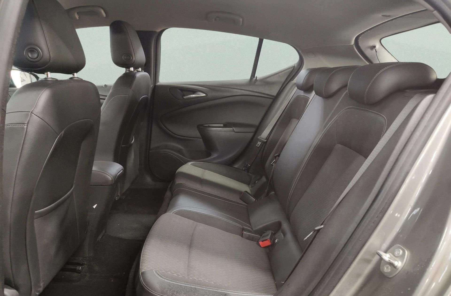 Opel Astra 1.6 CDTi Excellence - foto 15