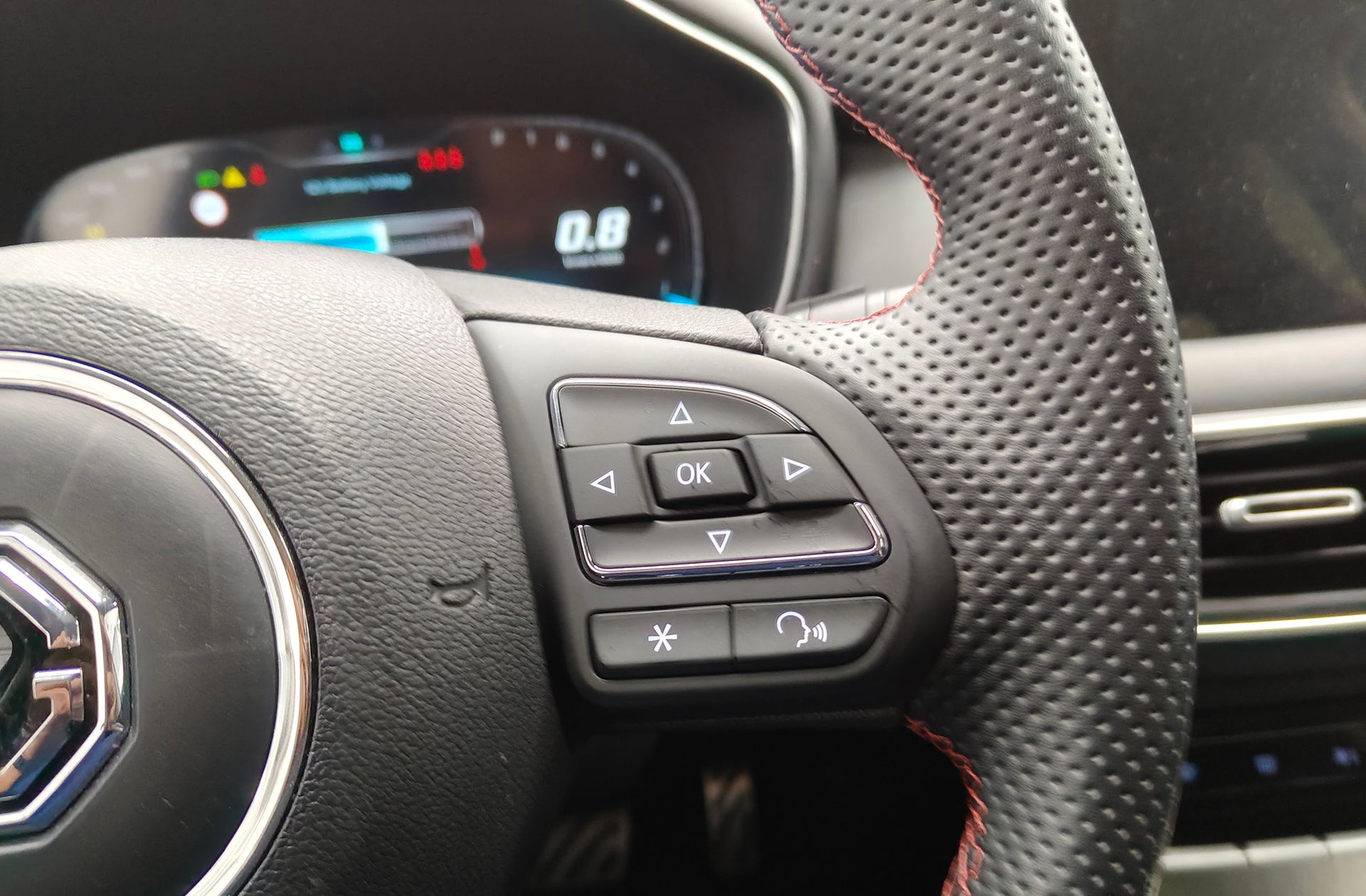 MG HS 1.5 Turbo GDI Luxury DCT - foto 32