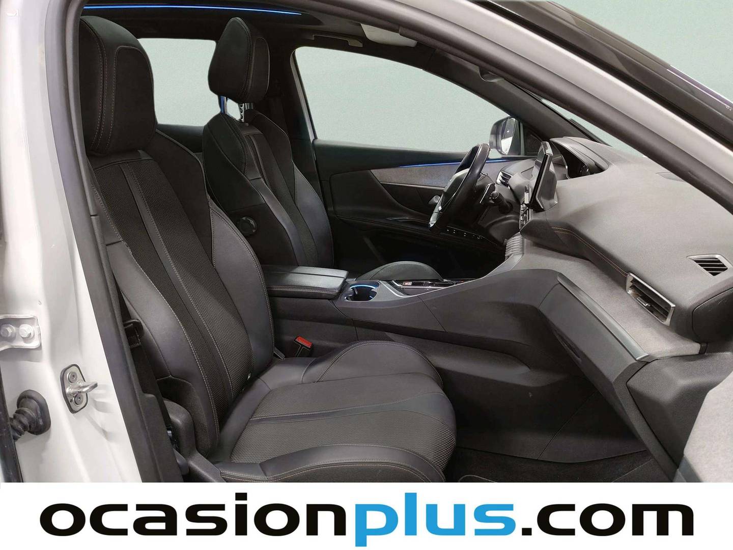 Foto Peugeot 3008 Peugeot 3008 PureTech 130 S&S GT EAT8 (130 CV)