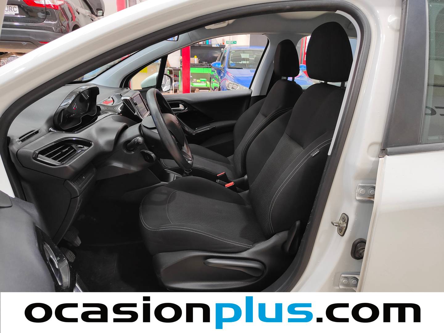 Foto asientos delanteros Peugeot 208 Peugeot 208 BlueHDi 100 Active (100 CV)