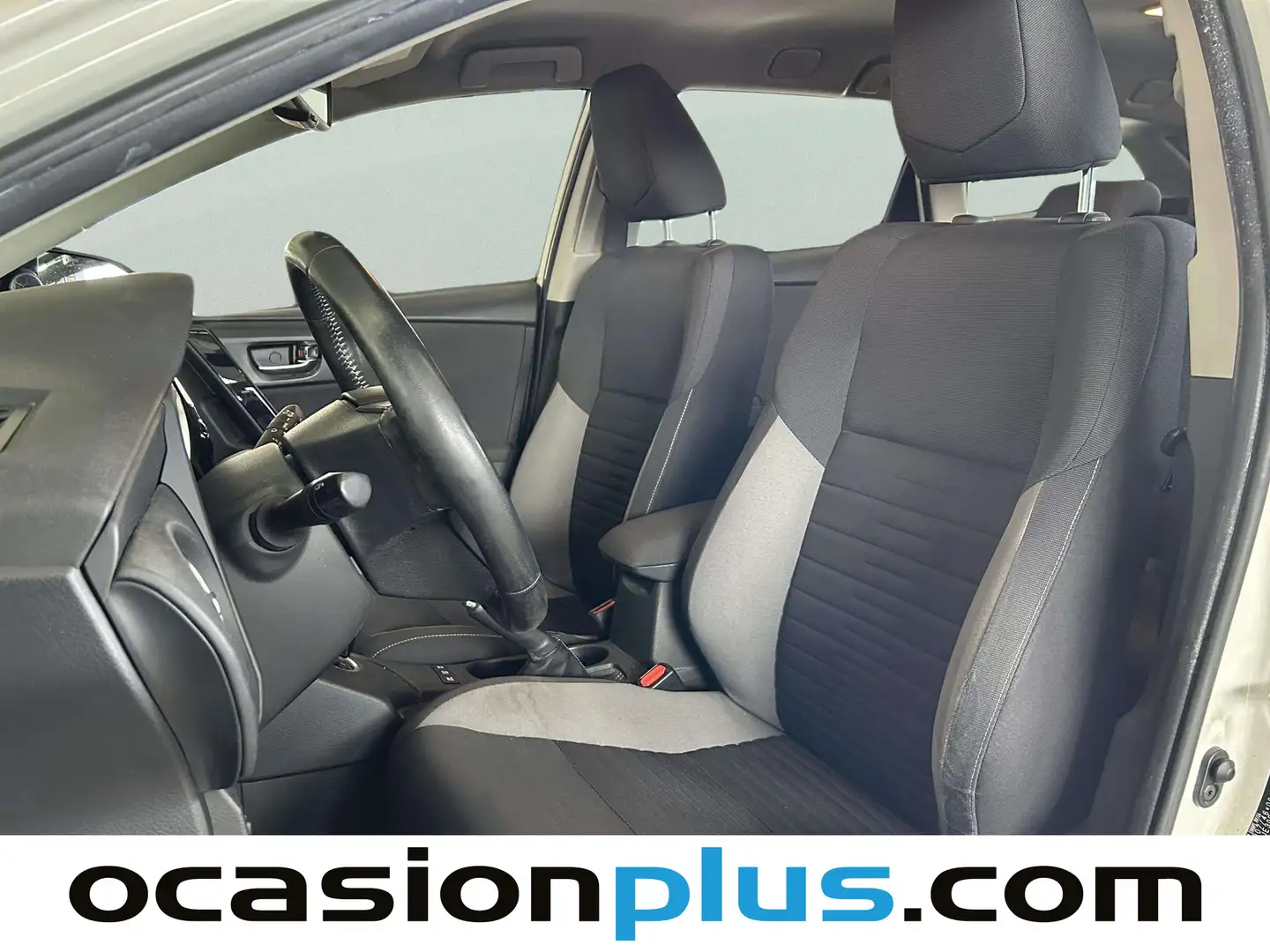 Foto Toyota Auris Toyota Auris 140H Touring Sports Active (136 CV)