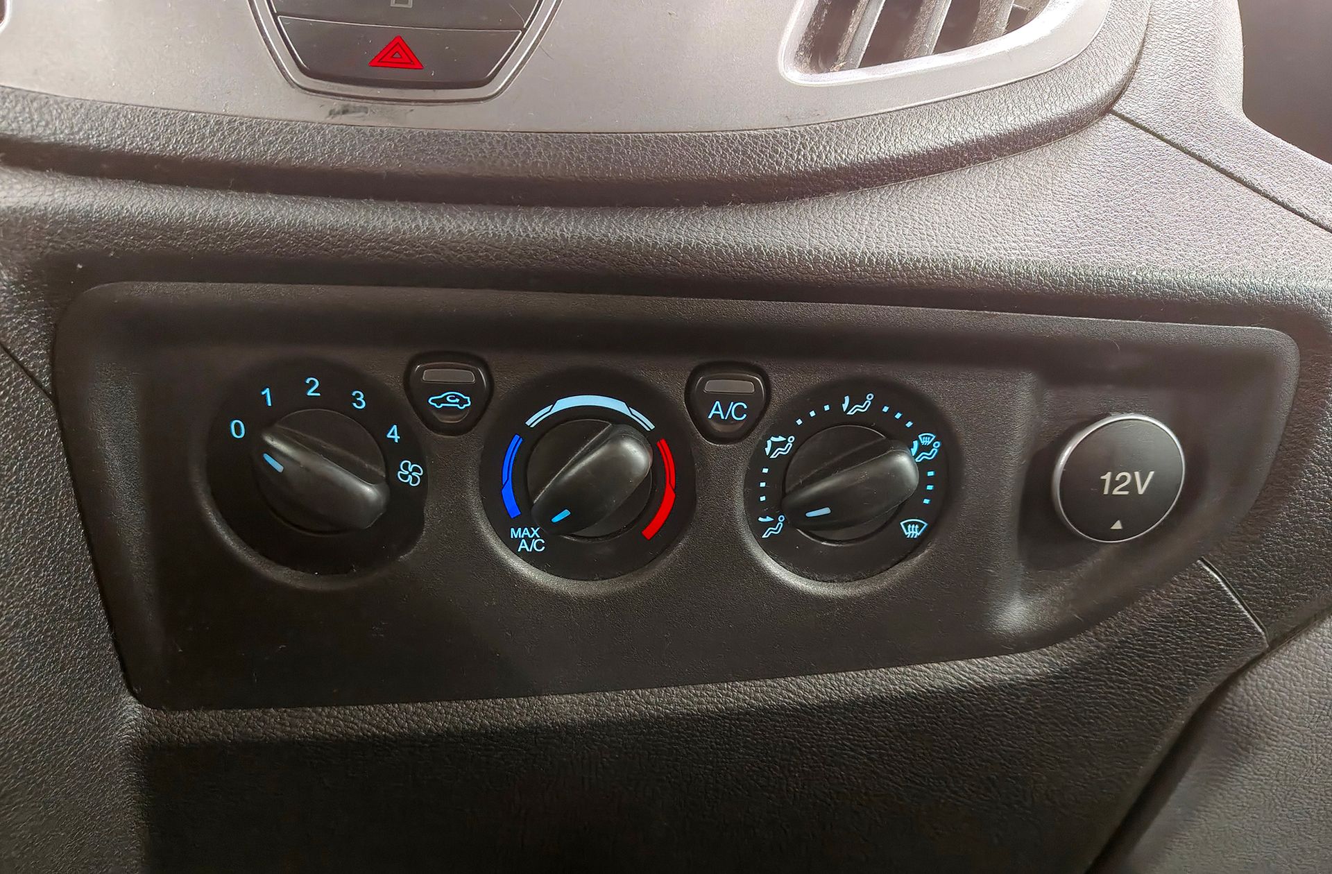Ford Transit Furgon 350 L3H2 Trend Delantera - foto 33