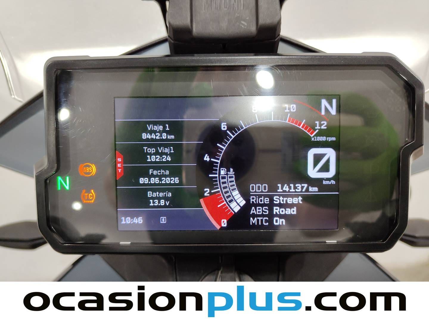 Extras y acabados del KTM Adventure 390 ABS KTM Adventure 390 ABS 390 ABS (44 CV)