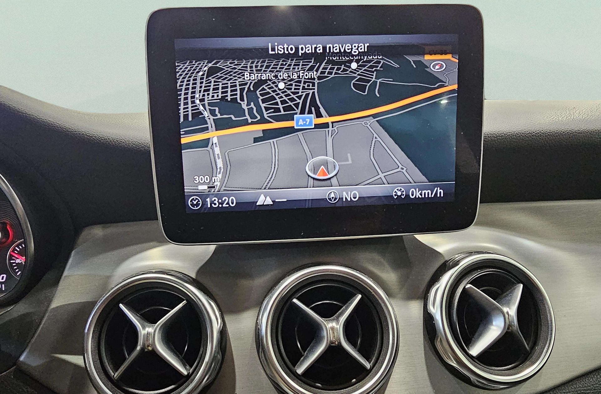 Mercedes-Benz GLA 180 Pack AMG - foto 8