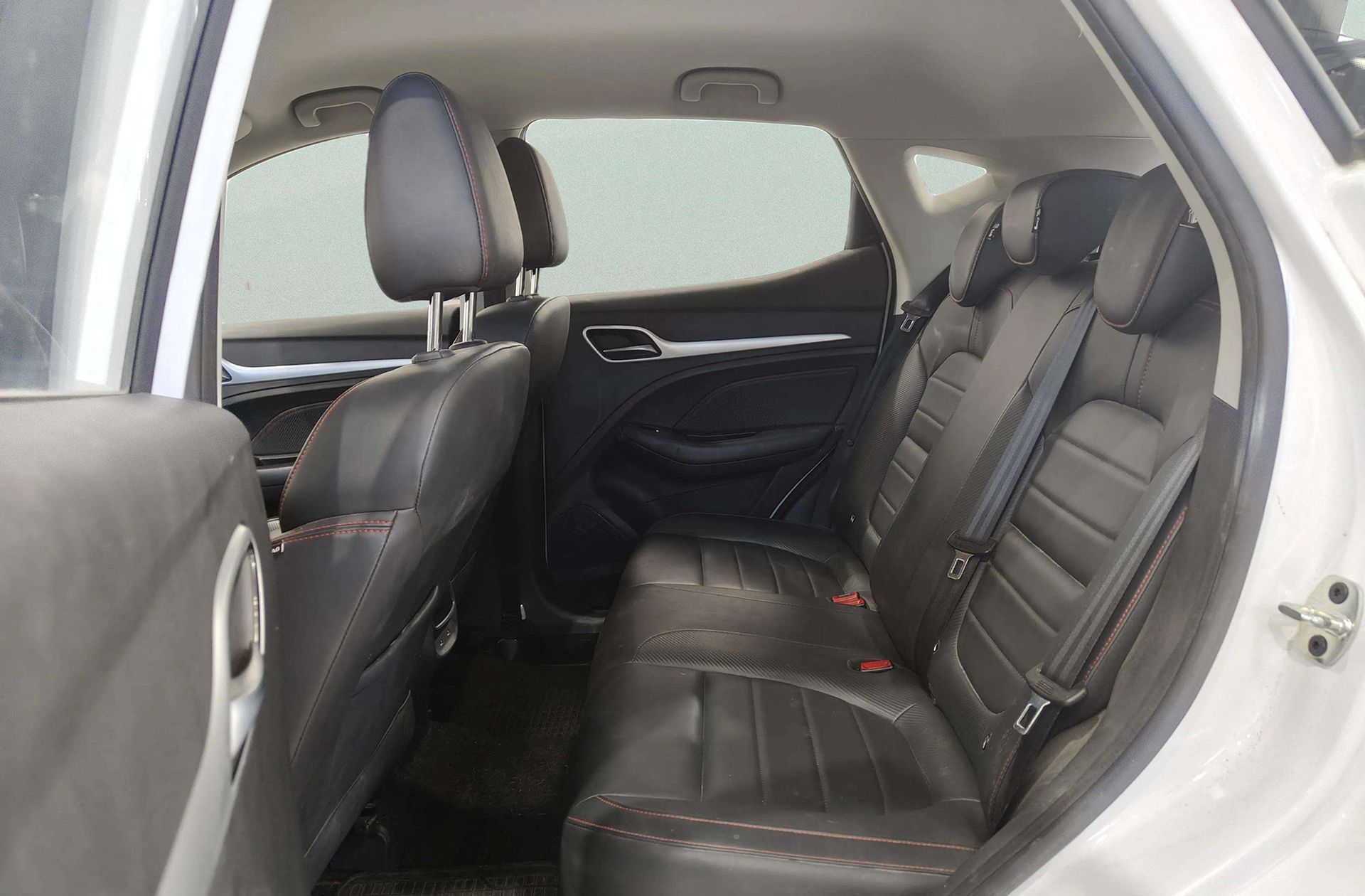 MG ZS 1.5 Luxury - foto 13