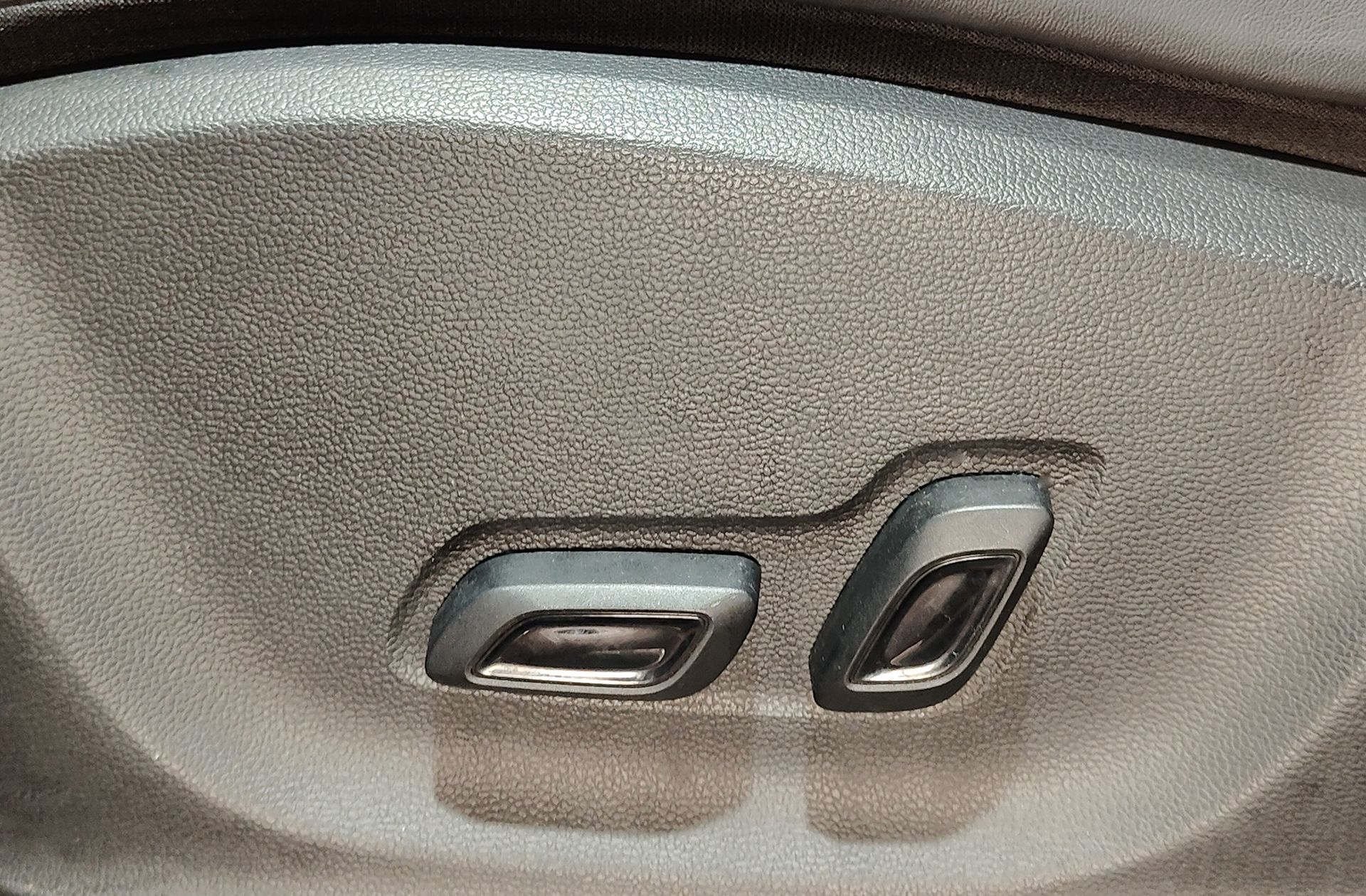 MG ZS 1.0T Luxury - foto 14