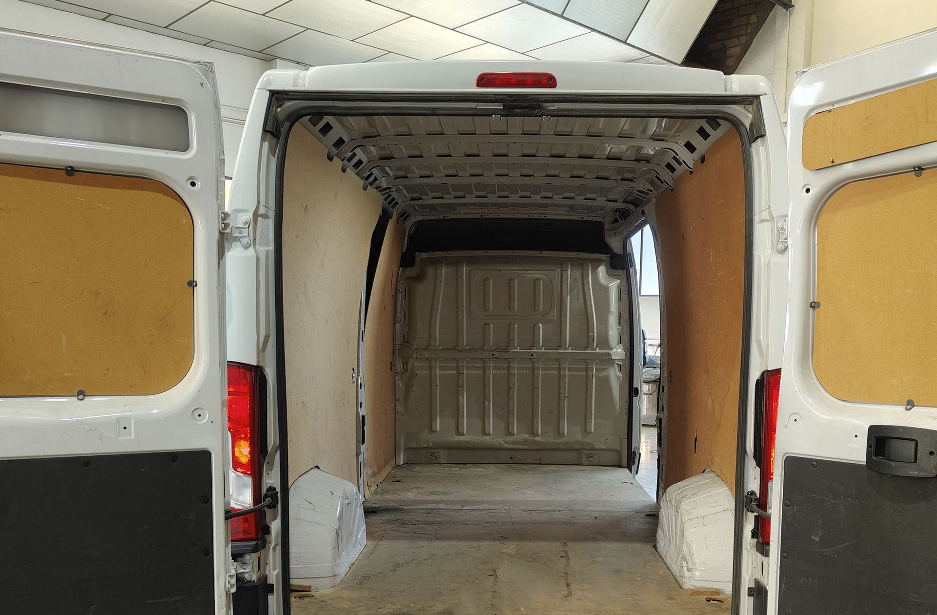 Opel Movano Furgon 2.2 BlueHDi Base L3H2 3.5T - foto 13